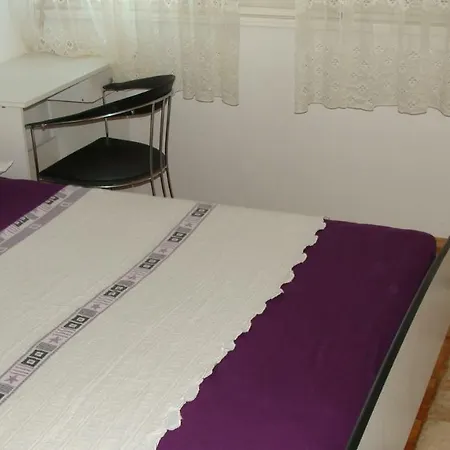 Rene Apartment *