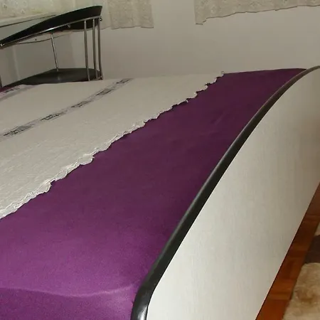 Rene Apartment Split